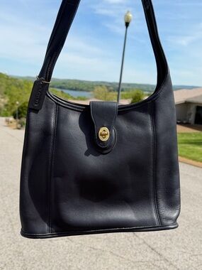 Coach Ergo 9036 Vintage Black Turnlock Flap Leather Shoulder Bag Brass